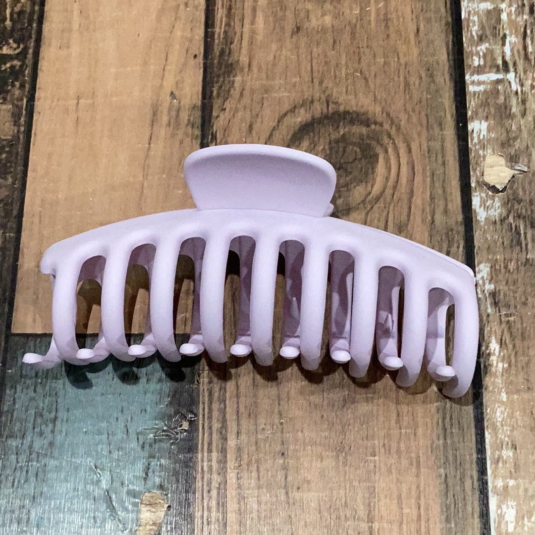 Large, rounded hair claw