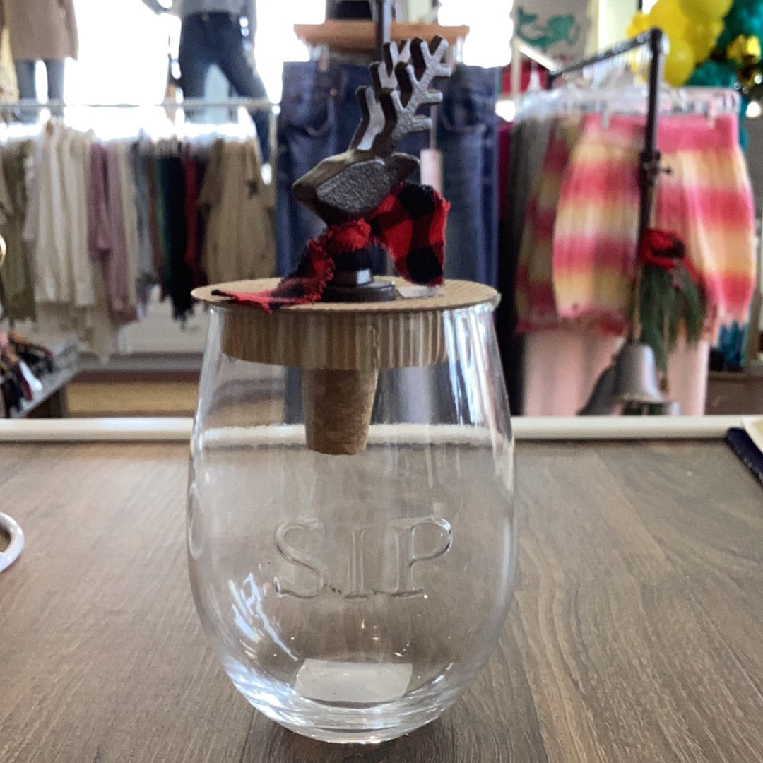 Wine glasses with reindeer wine cork