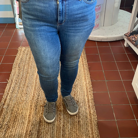 Judy Blue Mid Rise Vintage Skinny Jeans