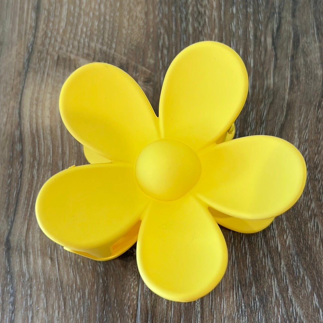 Flower hair clip 3" diameter. Yellow.