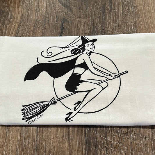 Witch Halloween Tea Towel.  100% Cotton.  Length-28.5" Width-27.25" Green Bee Towels