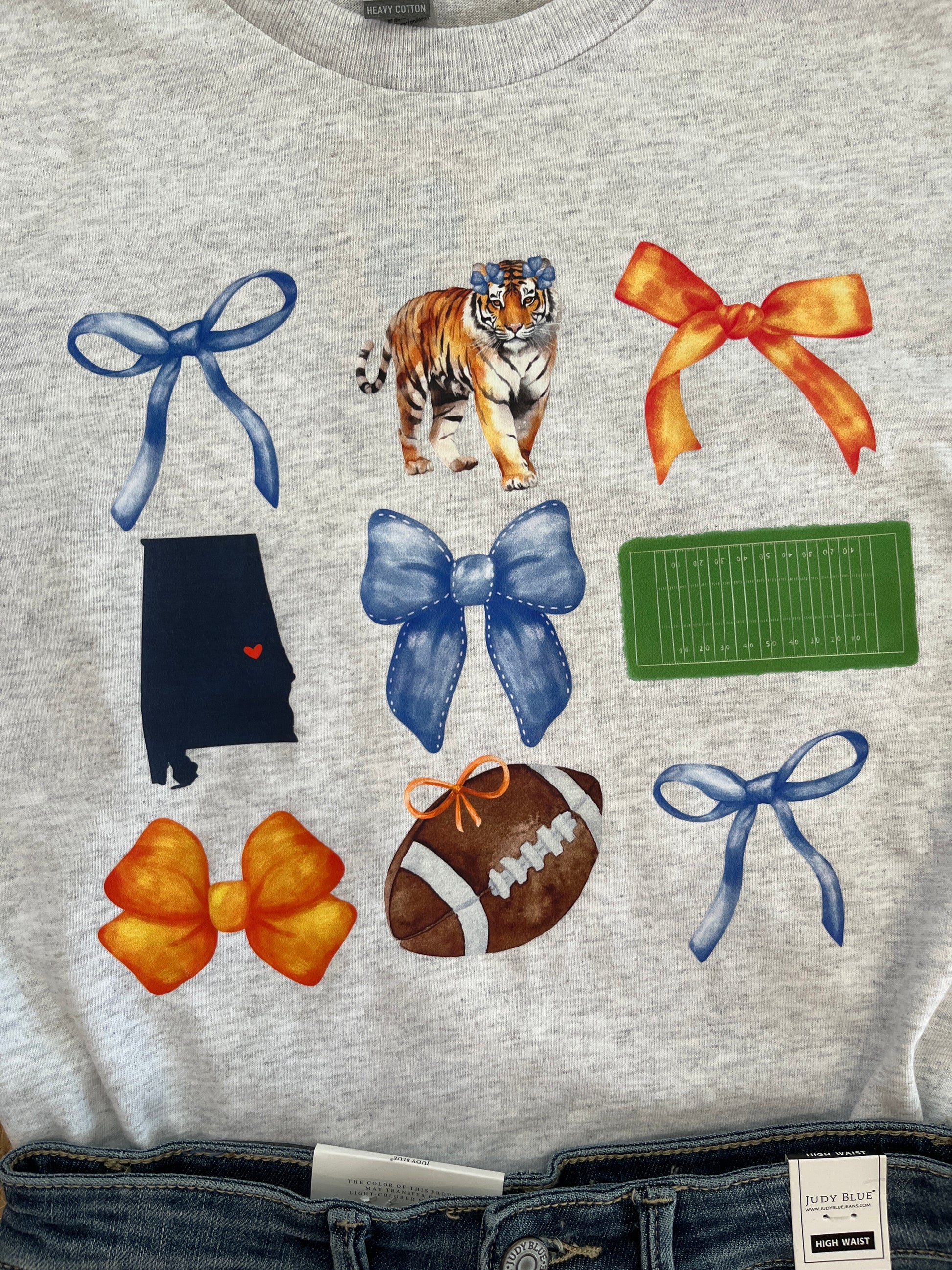 Auburn Tigers Graphic T, available in sizes Small through 2XL.  Gildan T-shirt.  99% Cotton, 1% Polyester.