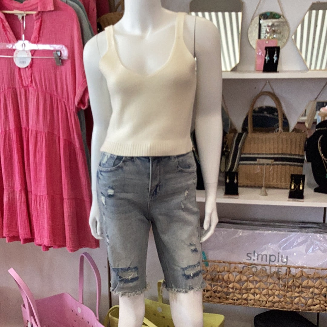 Risen's Mid-Rise bermuda shorts, available in sizes Small through Large 95% Cotton, 3.5% Polyester, 1.5% Spandex