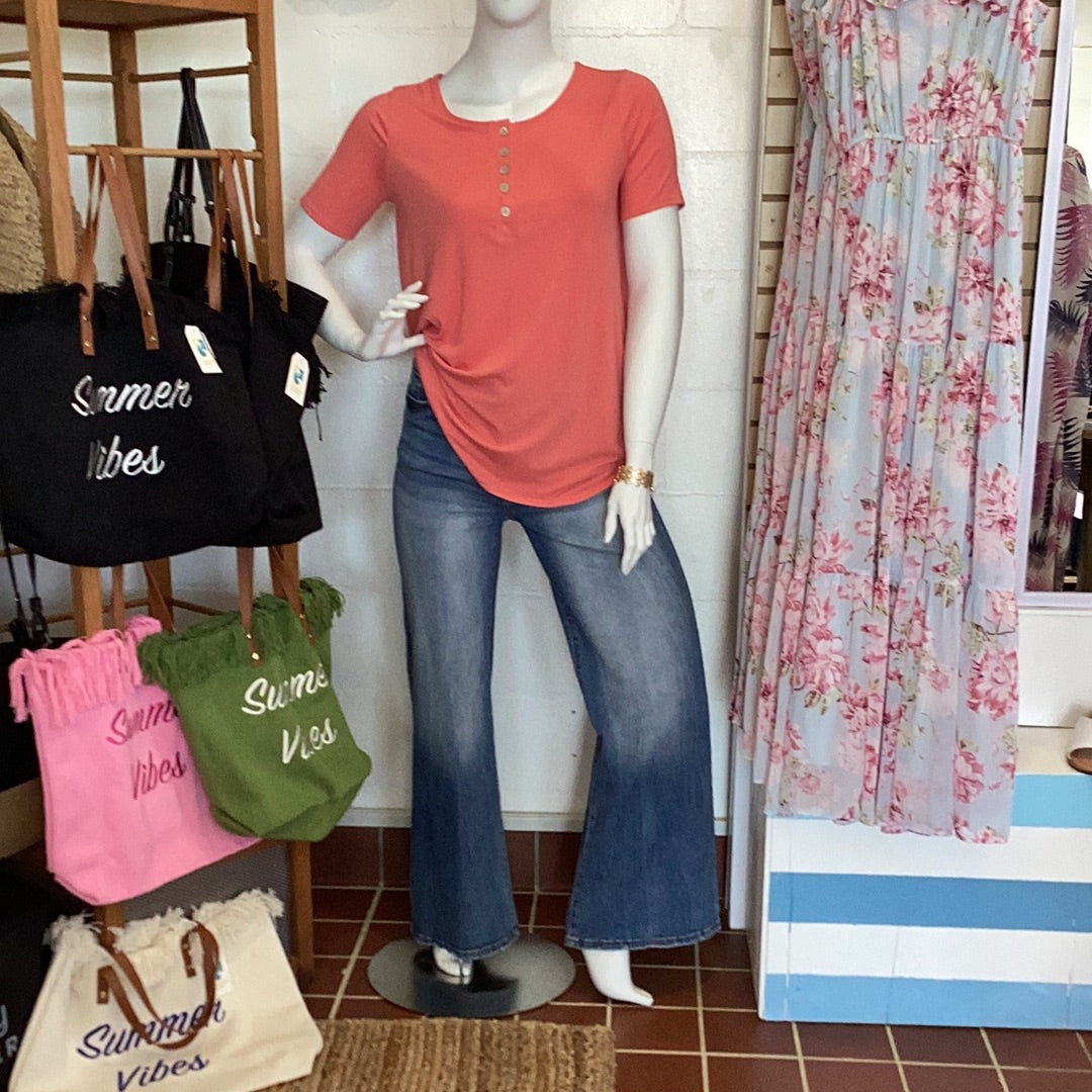 Risen Deep V Wide leg Jeans. Sizes 1X-3X available. Dark wash. 94.5% Cotton, 4% Polyester, 1.5% Spandex Inseam: 31"
