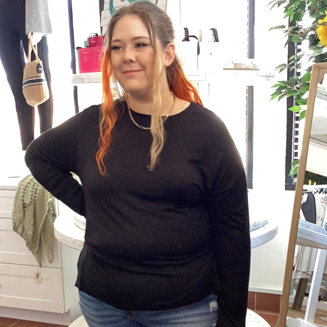 Curvy, Long Sleeve Raglan Detail Top. Black. Available in Sizes 1X-3X