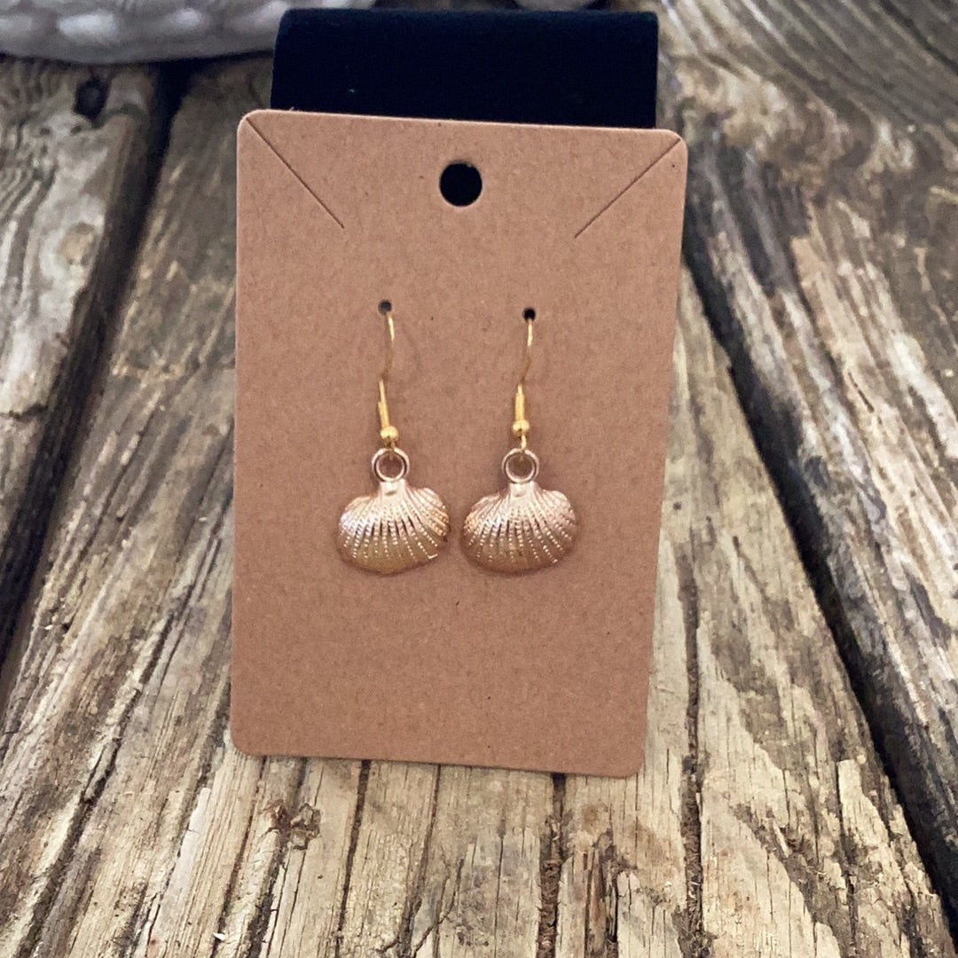 Hand crafted dangle clam shells earrings
